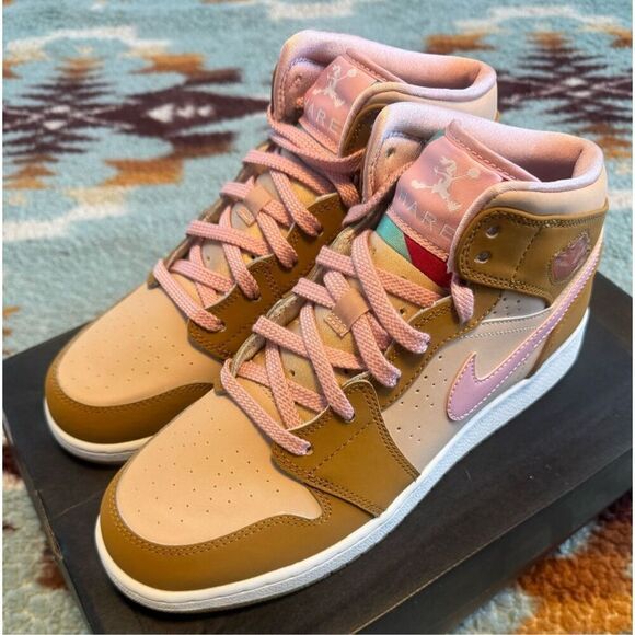 Nike Air Jordan 1 Size 8Y 9.5 Women Mid GG Lola Bunny Hares DS New 724072-730 - Picture 3 of 6